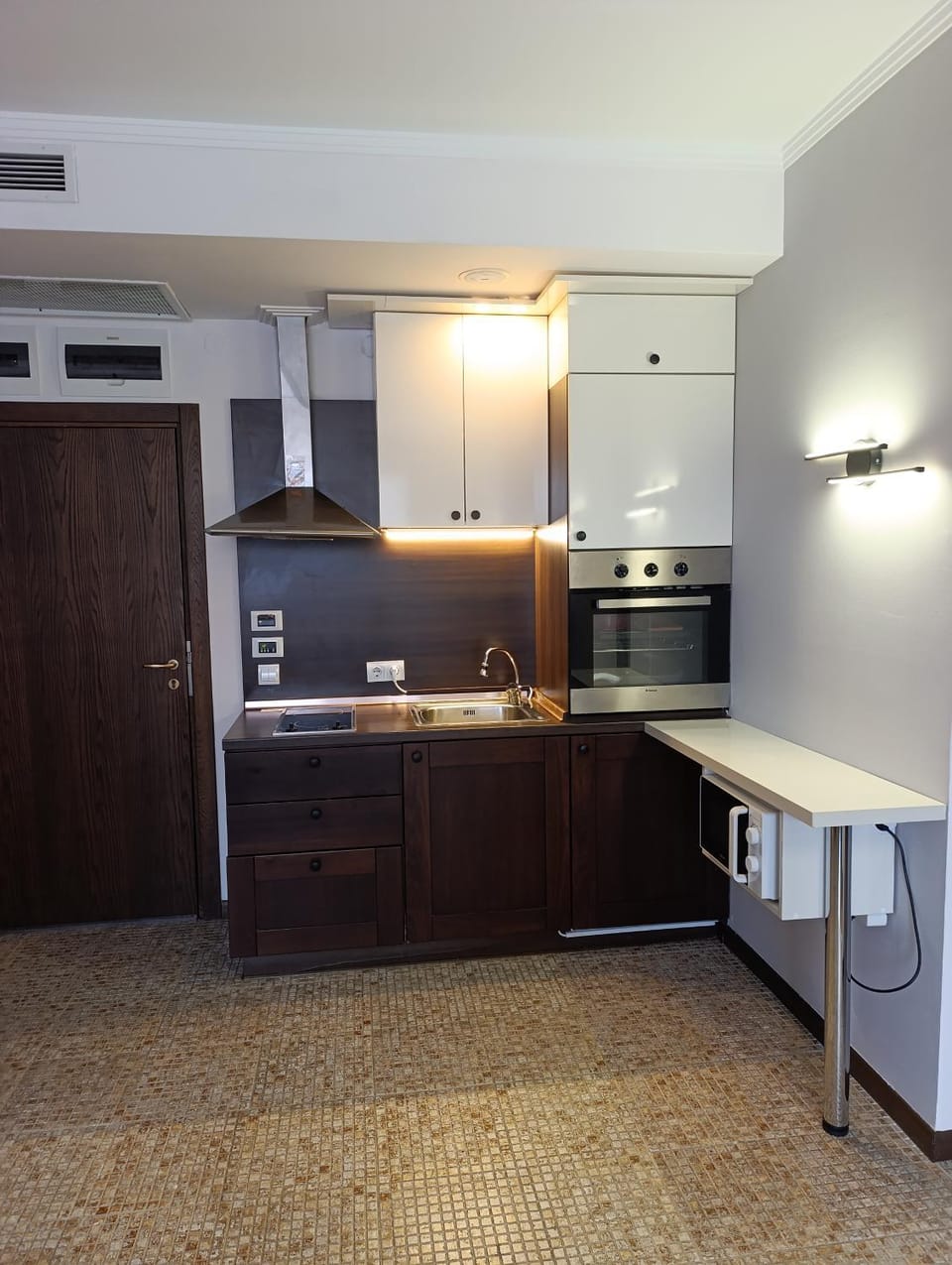 Kitchen or kitchenette