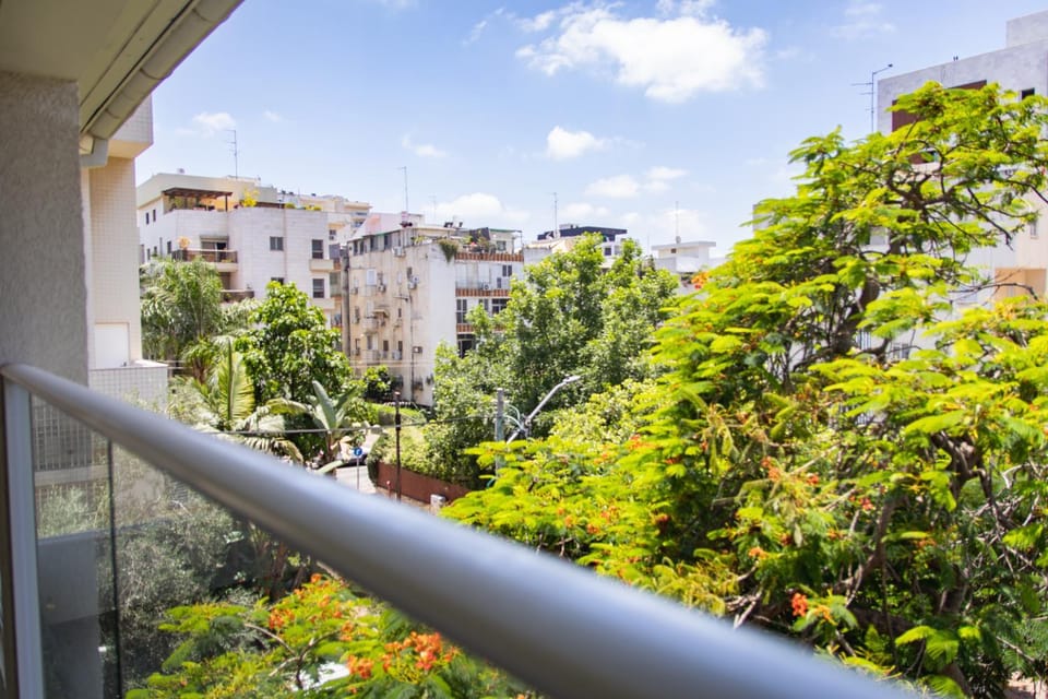 View (from property/room), Balcony/Terrace, Garden view