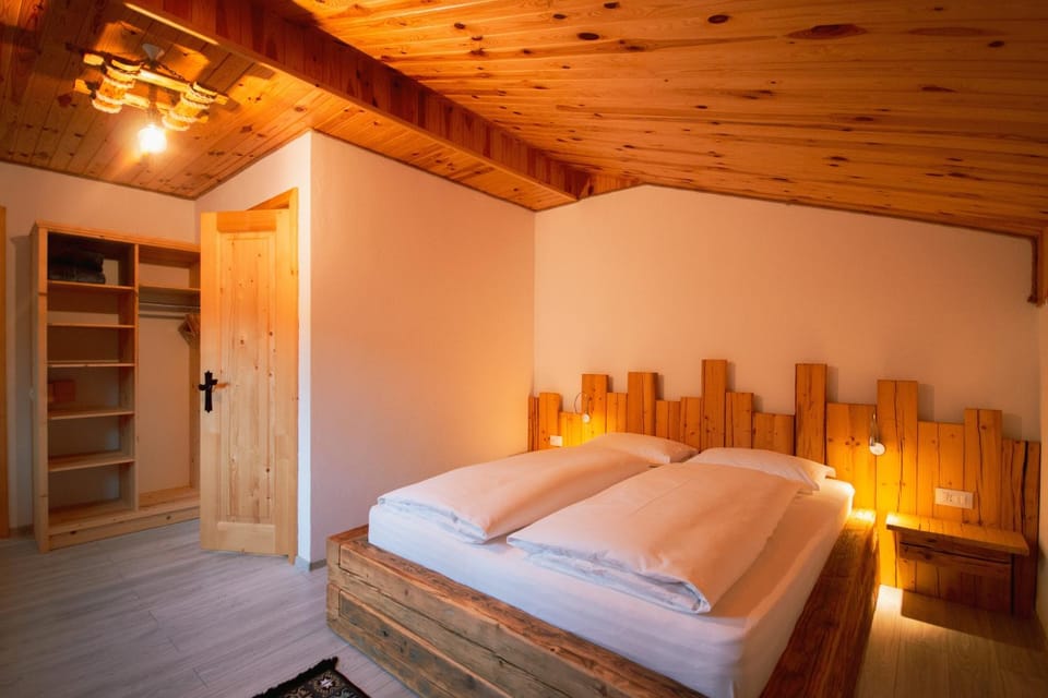 Casa Cristian House in Romania