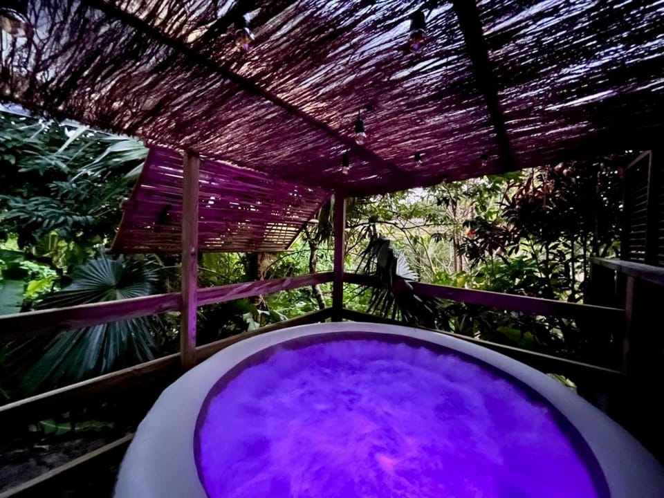 Hot Tub, Hot Tub