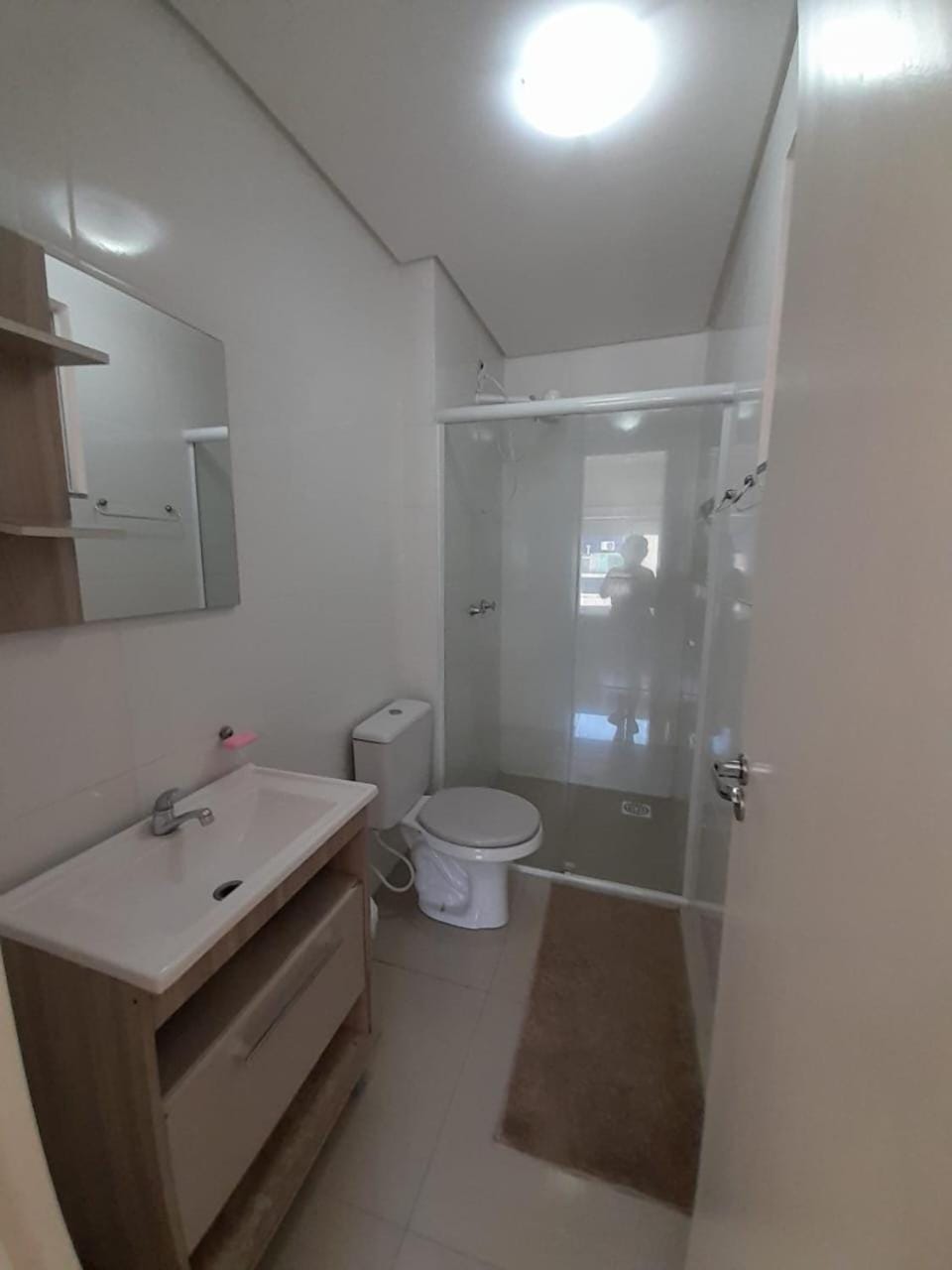 Shower, Toilet