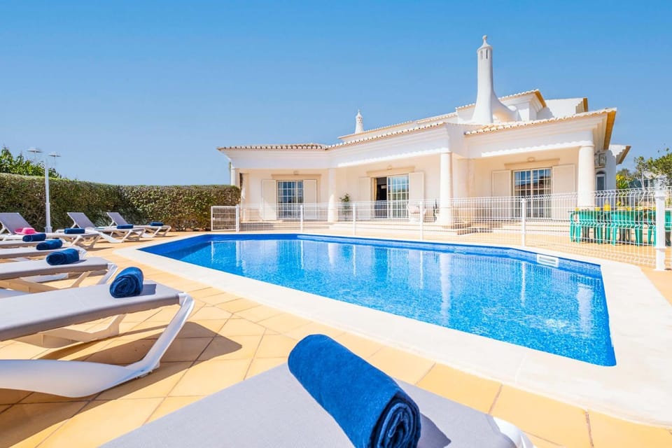 Pool view, Swimming pool, sunbed