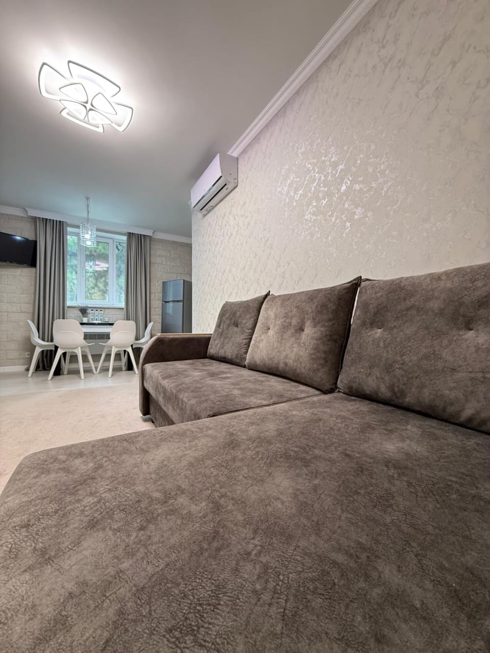 Bed, Living room, Photo of the whole room, Seating area, Bedroom