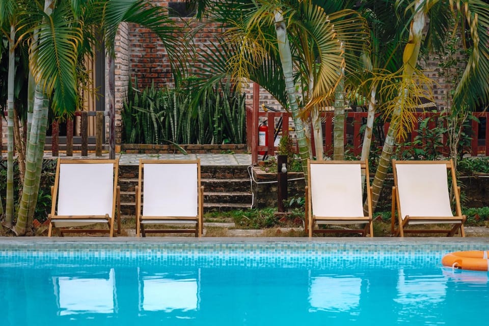 Day, Swimming pool