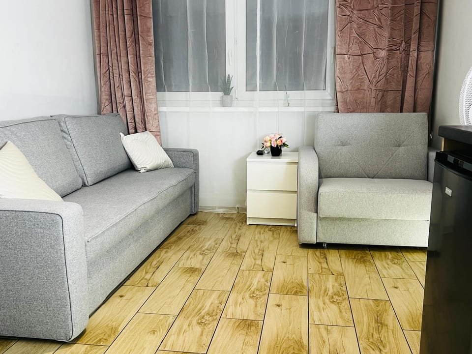 Klimatyczna kawalerka typu studio na Mokotowie blisko centrum Apartment in Warsaw