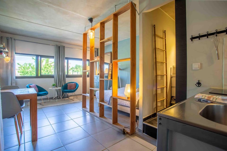 Seating area, Bedroom