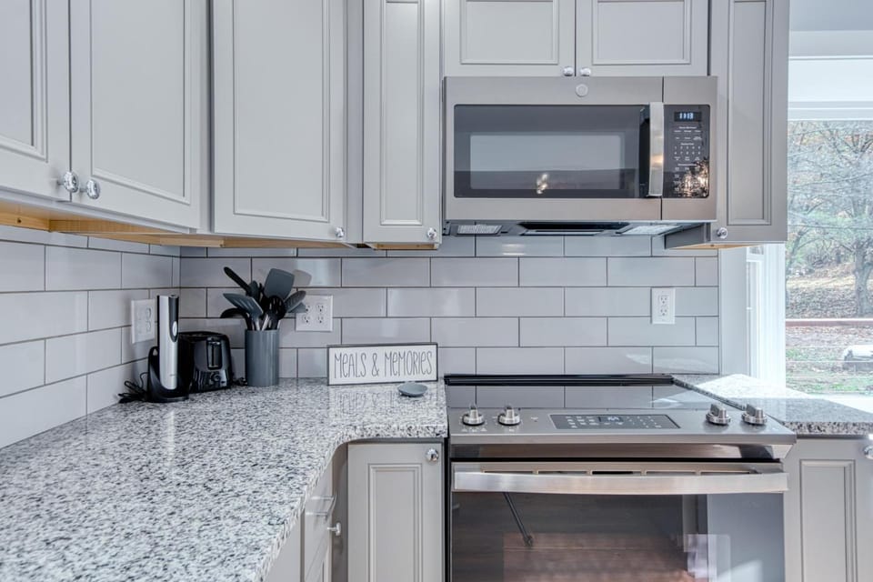 Kitchen or kitchenette, kitchen