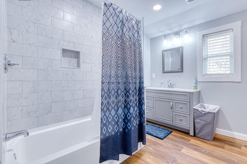 Bathroom, Bath
