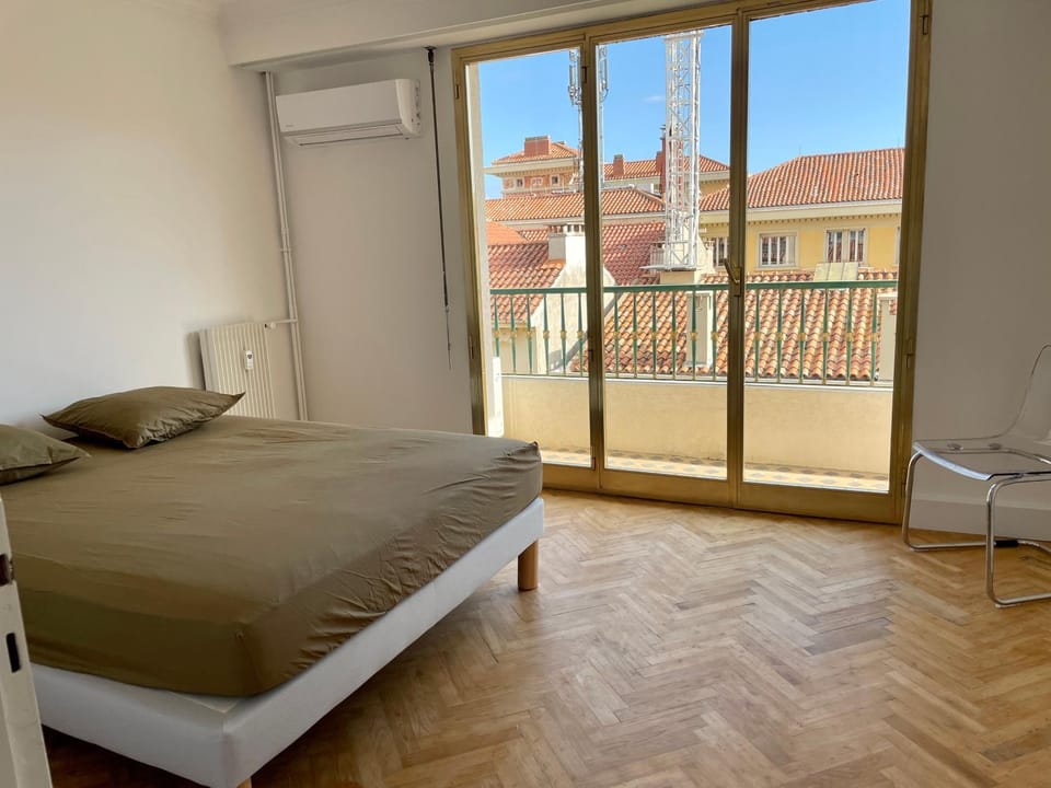 Bed, Balcony/Terrace, Photo of the whole room, Bedroom, air conditioner
