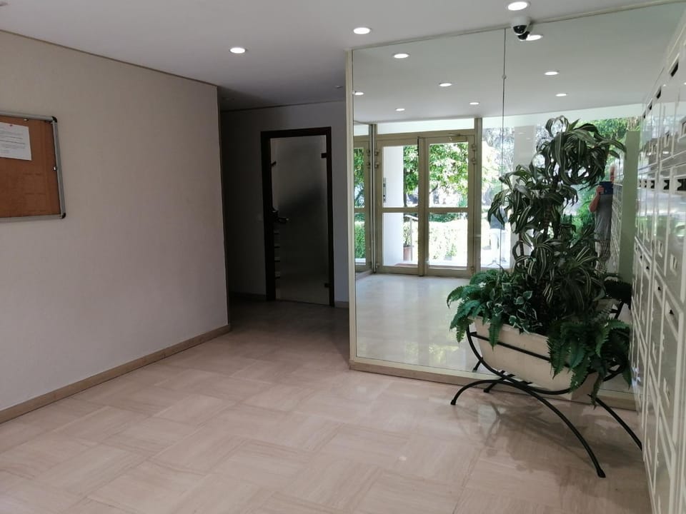 Property building, Nearby landmark, Area and facilities, Supermarket/grocery shop, concierge, shuttle