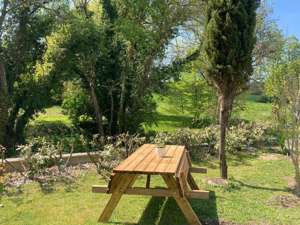 Garden, Dining area