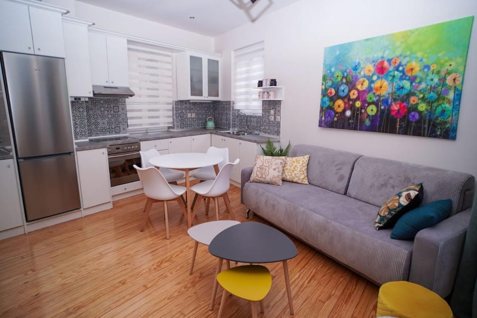 Living room, Seating area, Dining area, kitchen