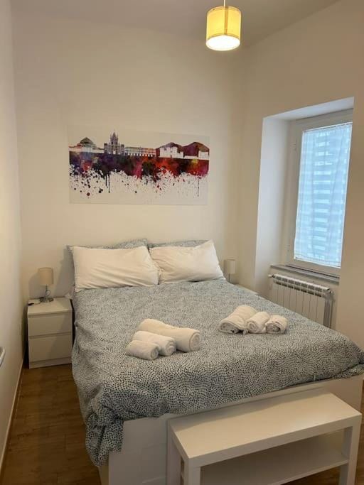 Casa Sandrili first, Central Station Apartment in Naples
