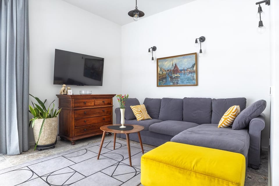 Communal lounge/ TV room, TV and multimedia, Living room, Seating area, Evening entertainment, Area and facilities, Area and facilities, internet, internet