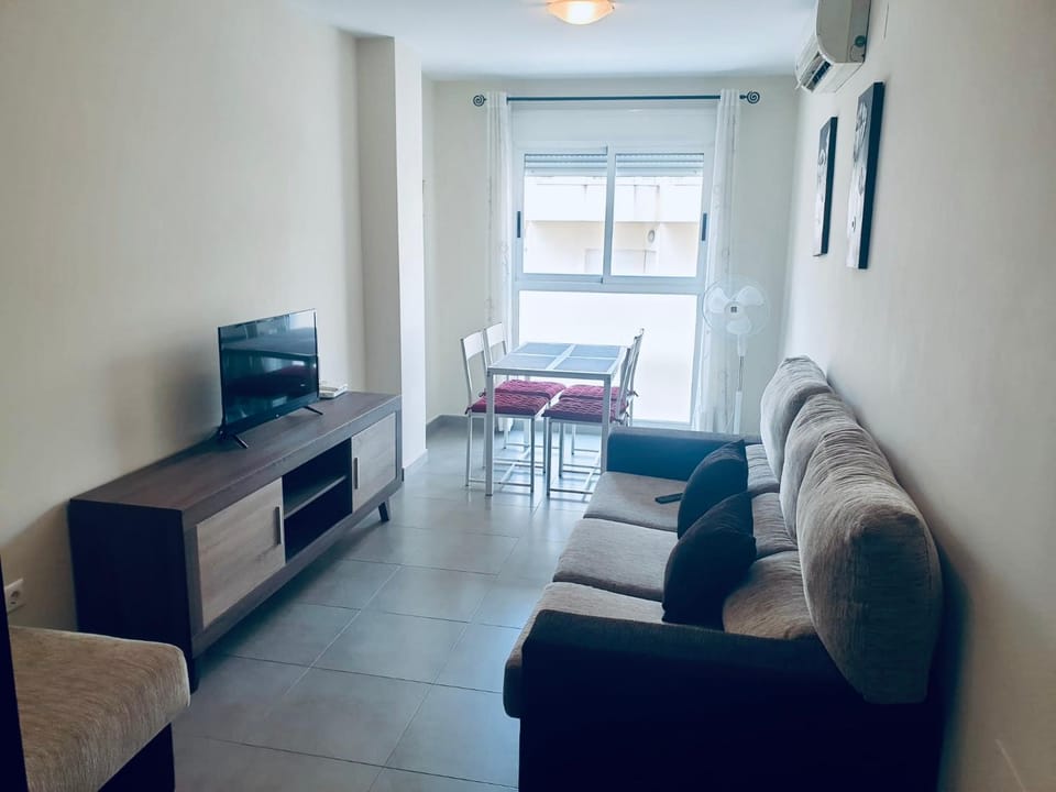 Communal lounge/ TV room, TV and multimedia, Living room, Seating area