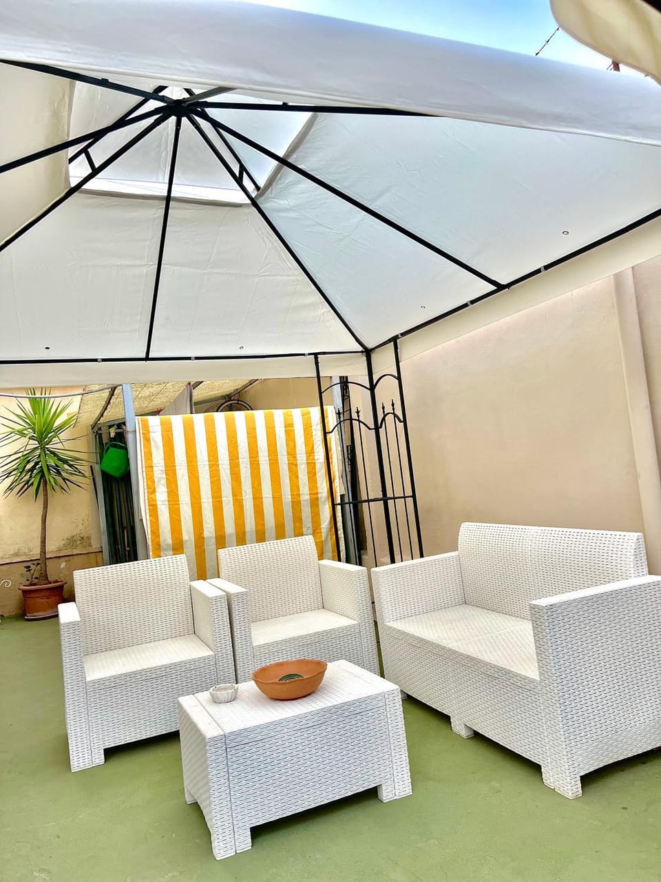 Patio, Seating area
