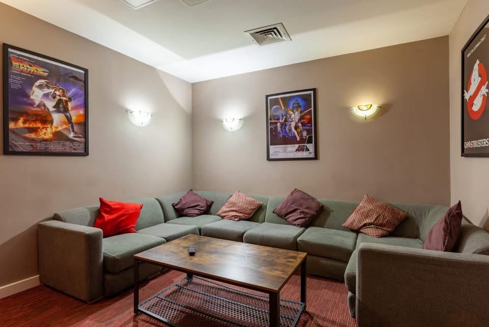 Communal lounge/ TV room
