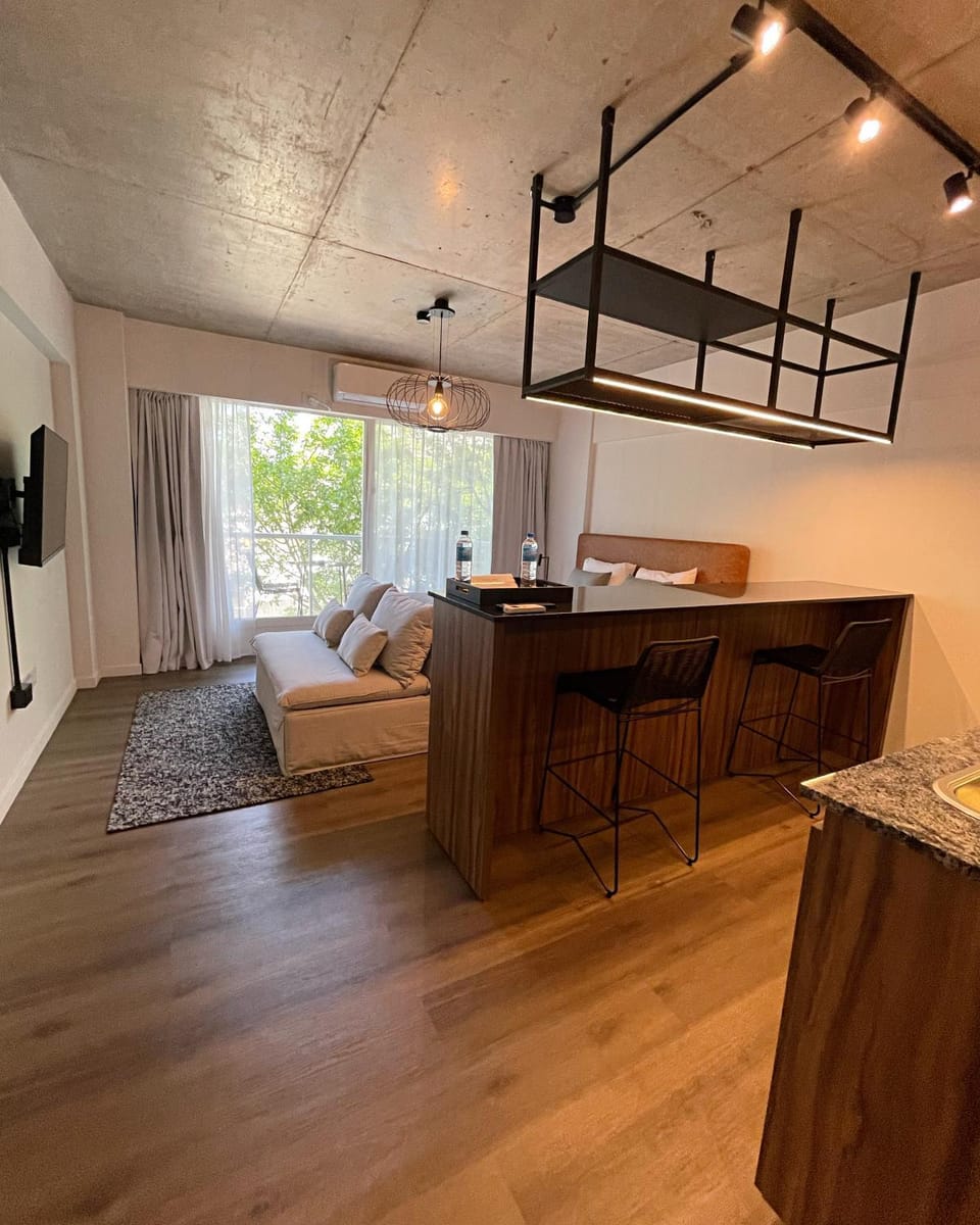 TV and multimedia, Kitchen or kitchenette, Dining area