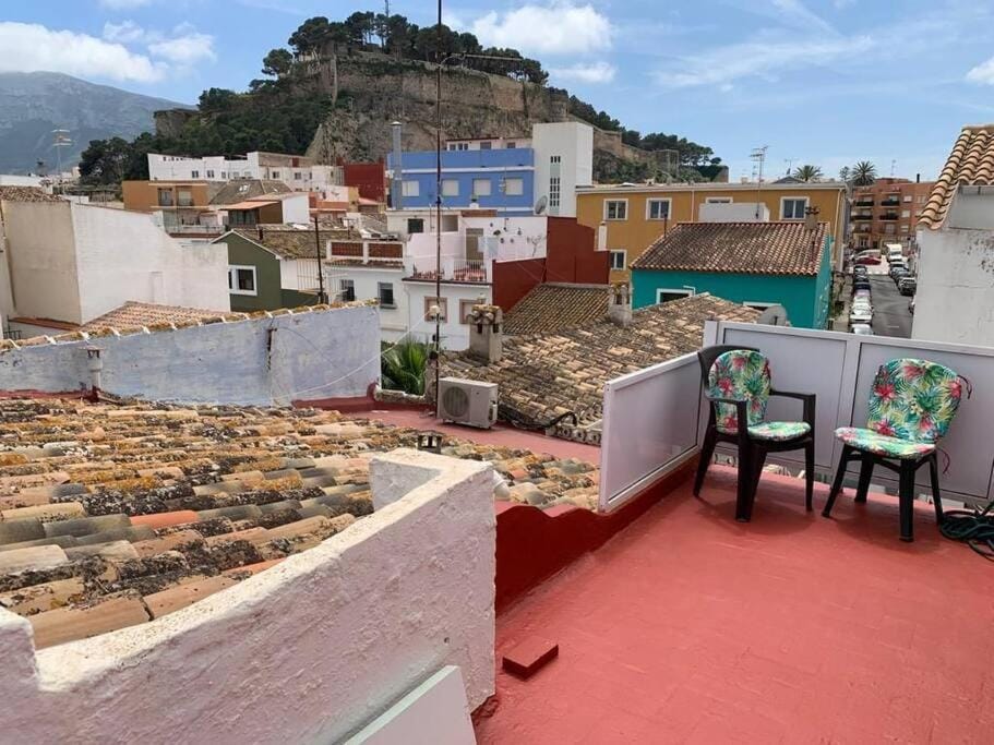Nearby landmark, Natural landscape, Balcony/Terrace, City view, Mountain view