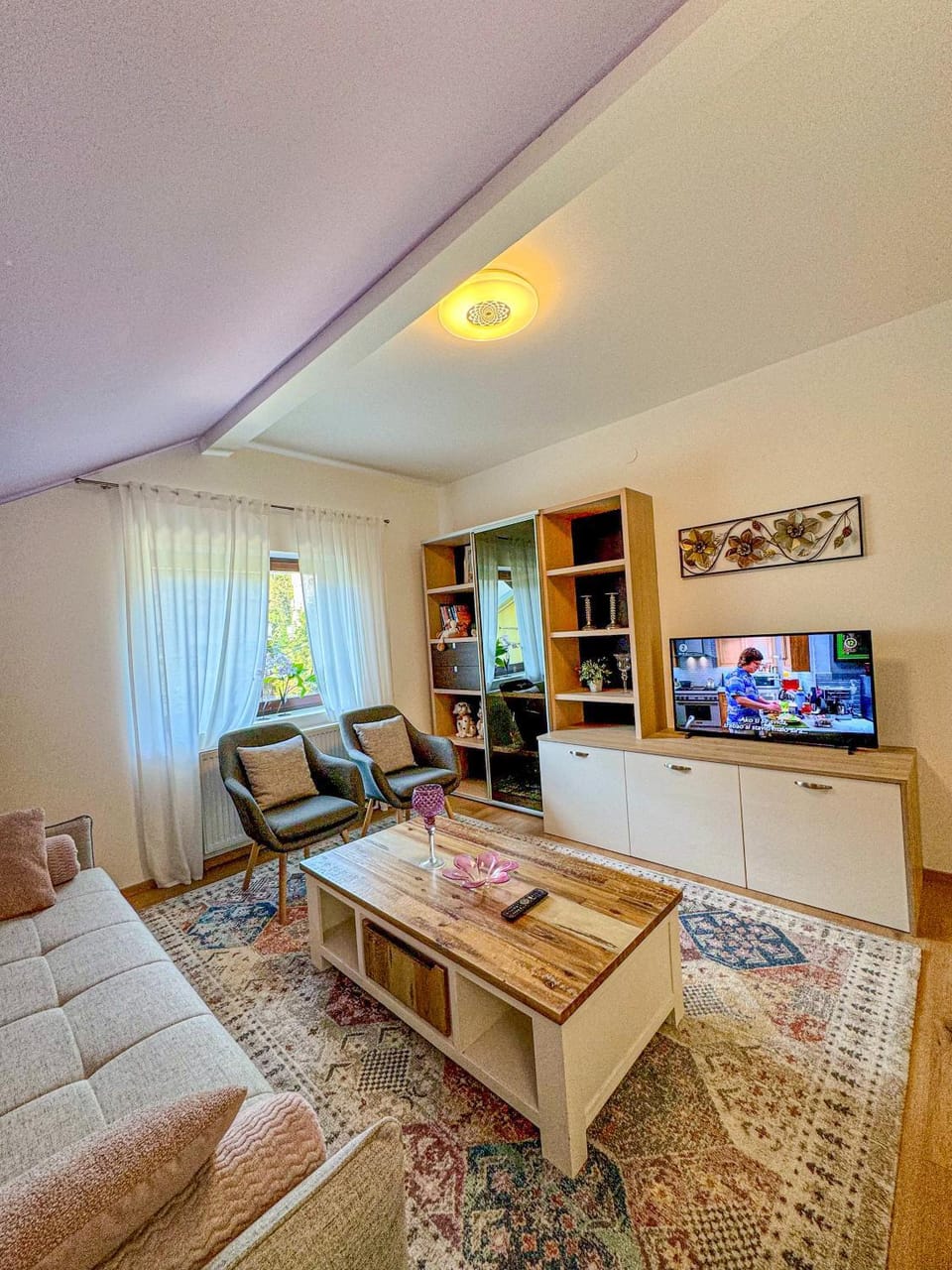 TV and multimedia, Seating area