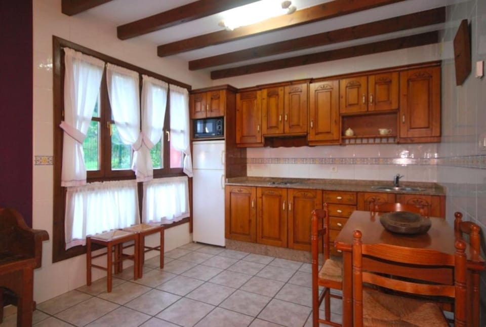 Casa de Aldea La Redondiella House in Asturias