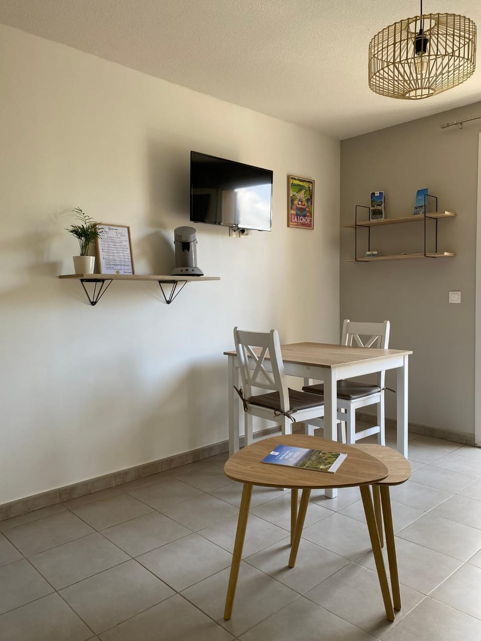 TV and multimedia, Dining area