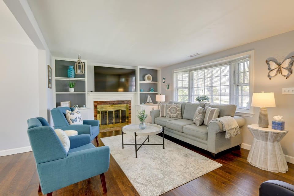 Families Welcome! Home 2 Mi to Craigville Beach House in Centerville