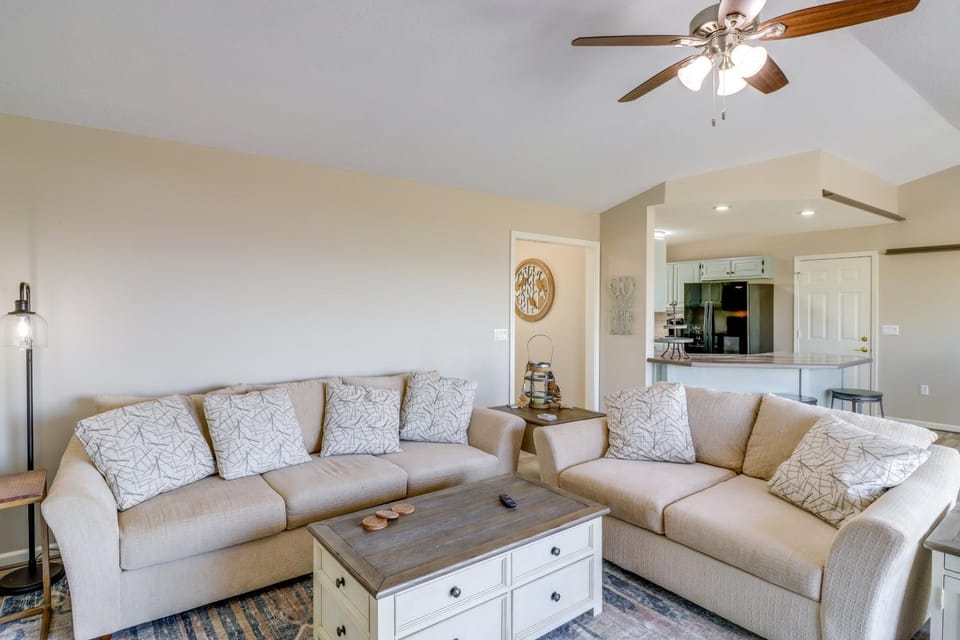 Charming Edgemont Home with Deck and Lake Views! House in Greers Ferry Lake