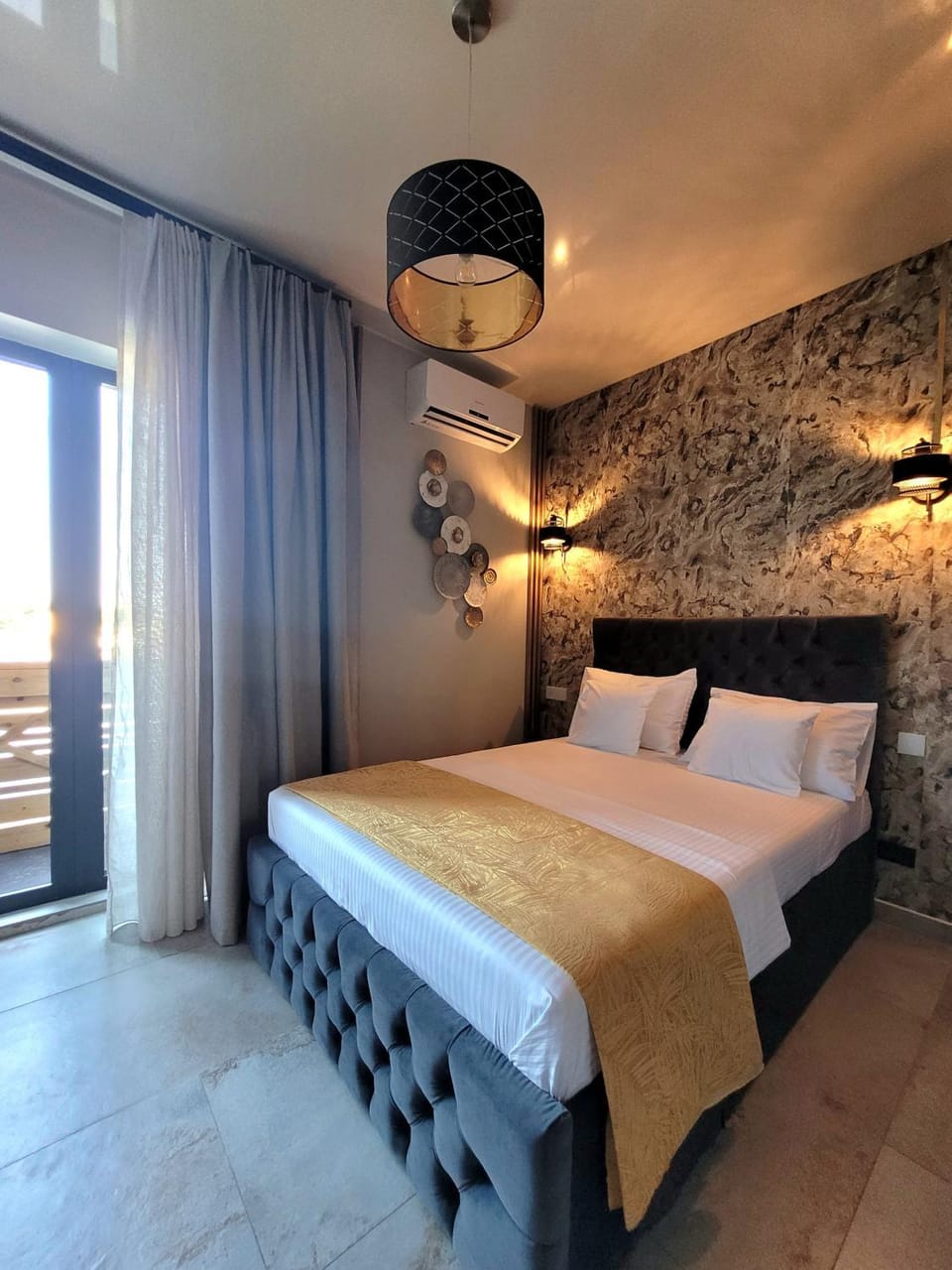 Bed, Photo of the whole room, Bedroom, air conditioner