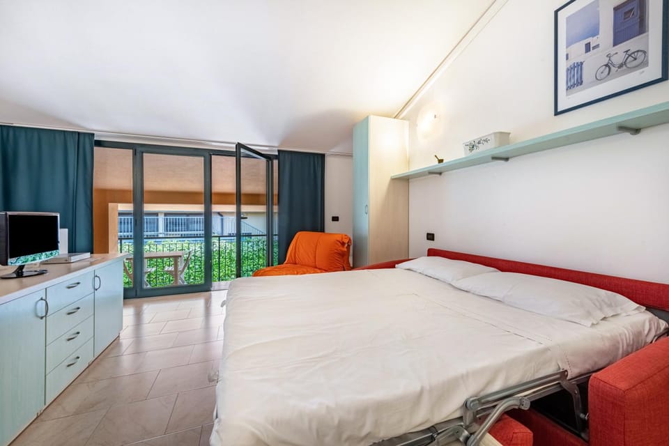 Property building, Living room, Bedroom