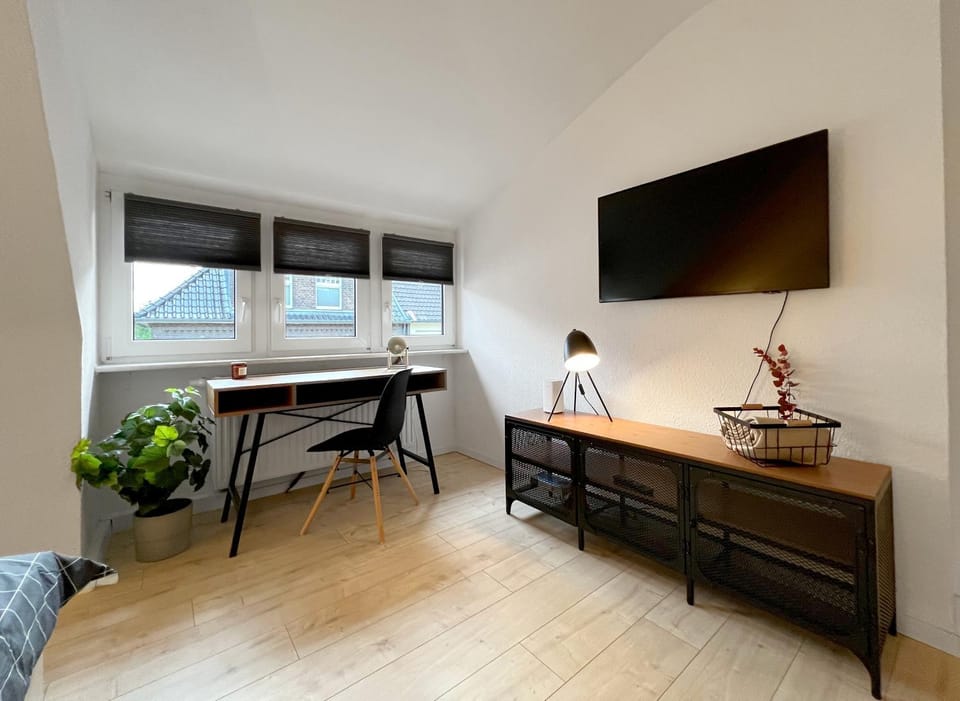 2 Bedroom MB, Cozy, Self Check in, Invoice Apartment in Mönchengladbach
