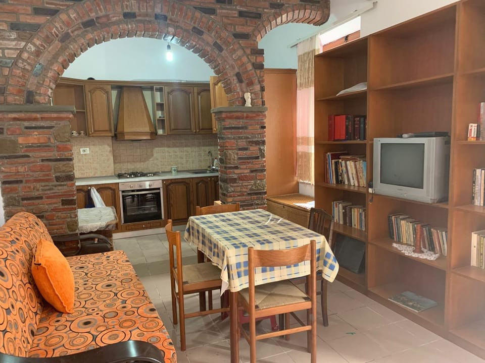 Communal lounge/ TV room, Dining area