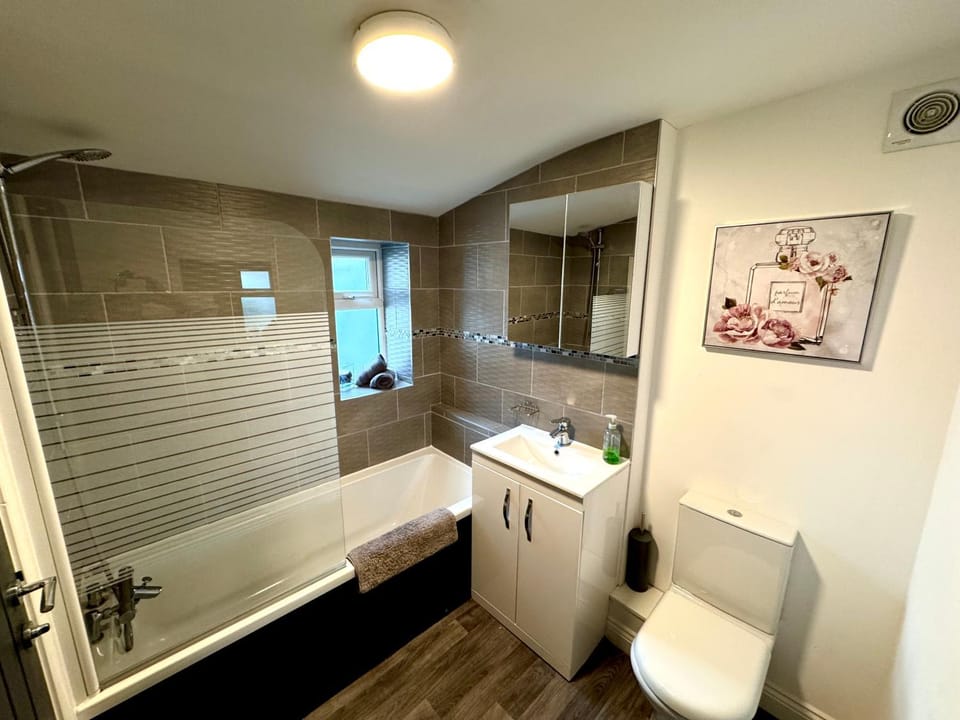 Edith Haven Tynemouth Fabulous Coastal Holiday Home with Free OnStreet Parking House in North Shields