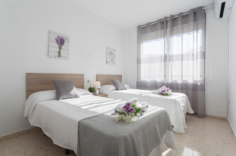 Bed, Photo of the whole room, Bedroom, towels, air conditioner