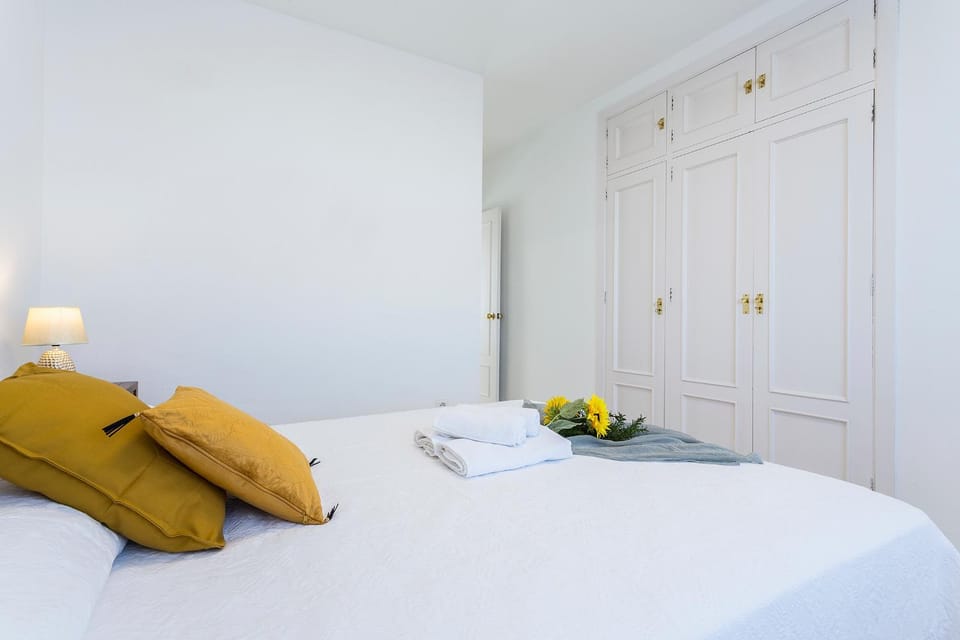 Bed, Photo of the whole room, Bedroom, towels, wardrobe