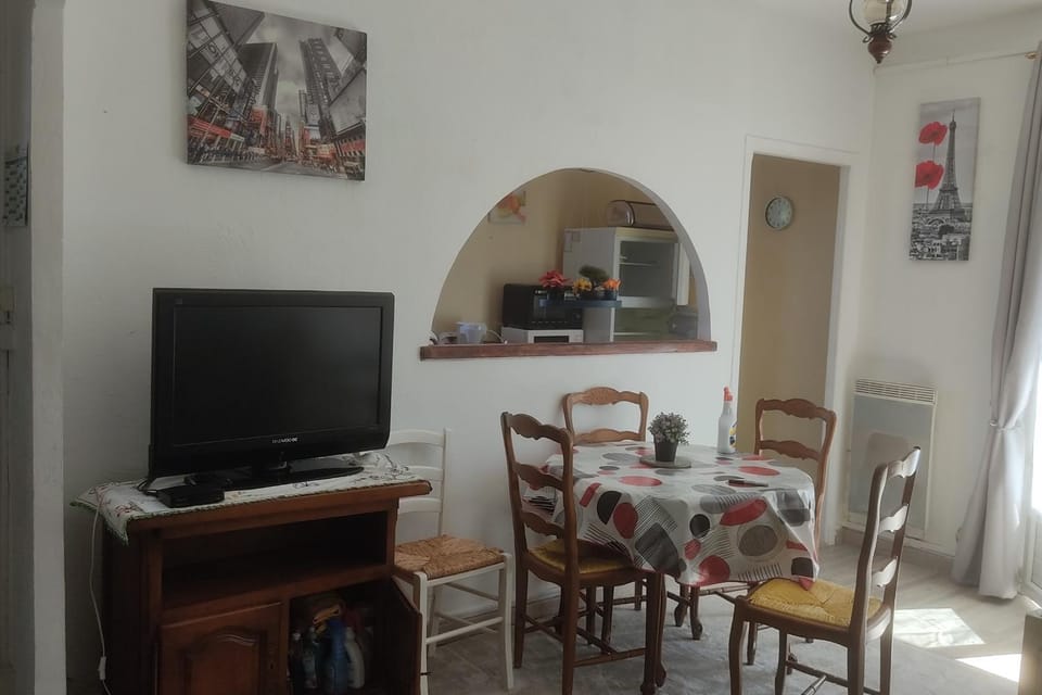 Very quiet cocoon near the historical center Apartment in Fréjus