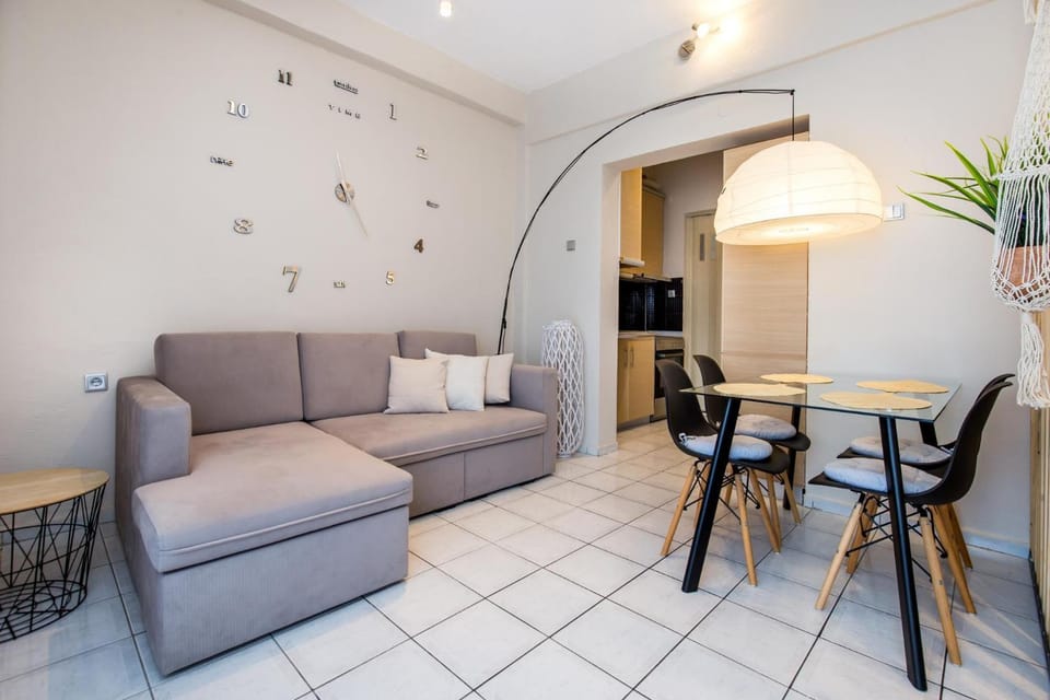 Kitchen or kitchenette, Seating area