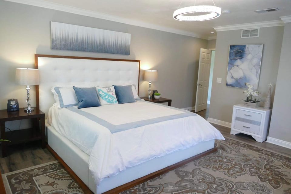 Disneyland Paradise 6 BedRoom 4 Bathroom Pool Spa Games Villa in Anaheim