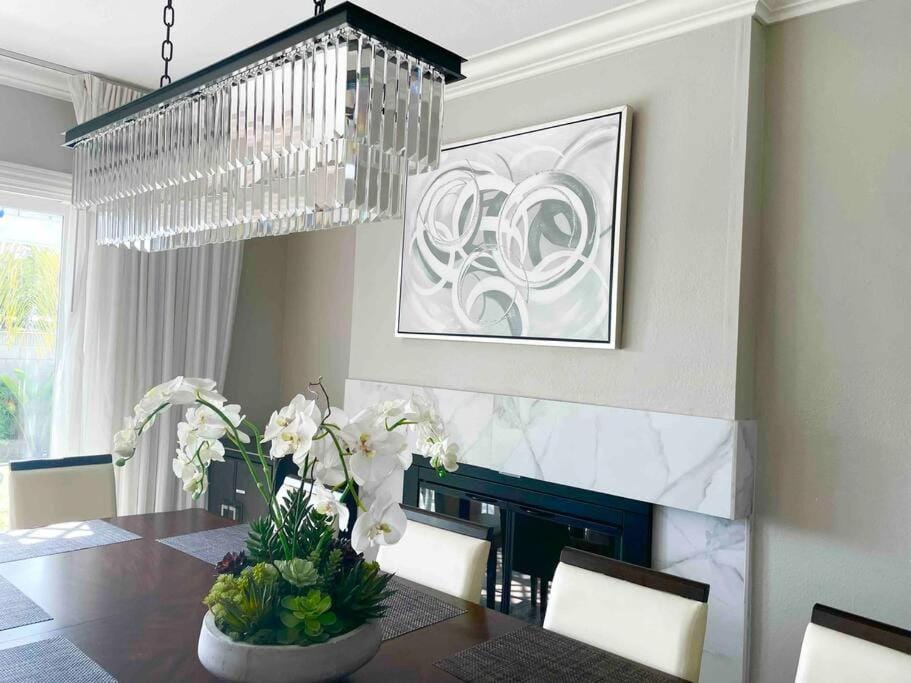 Disneyland Paradise 6 BedRoom 4 Bathroom Pool Spa Games Villa in Anaheim