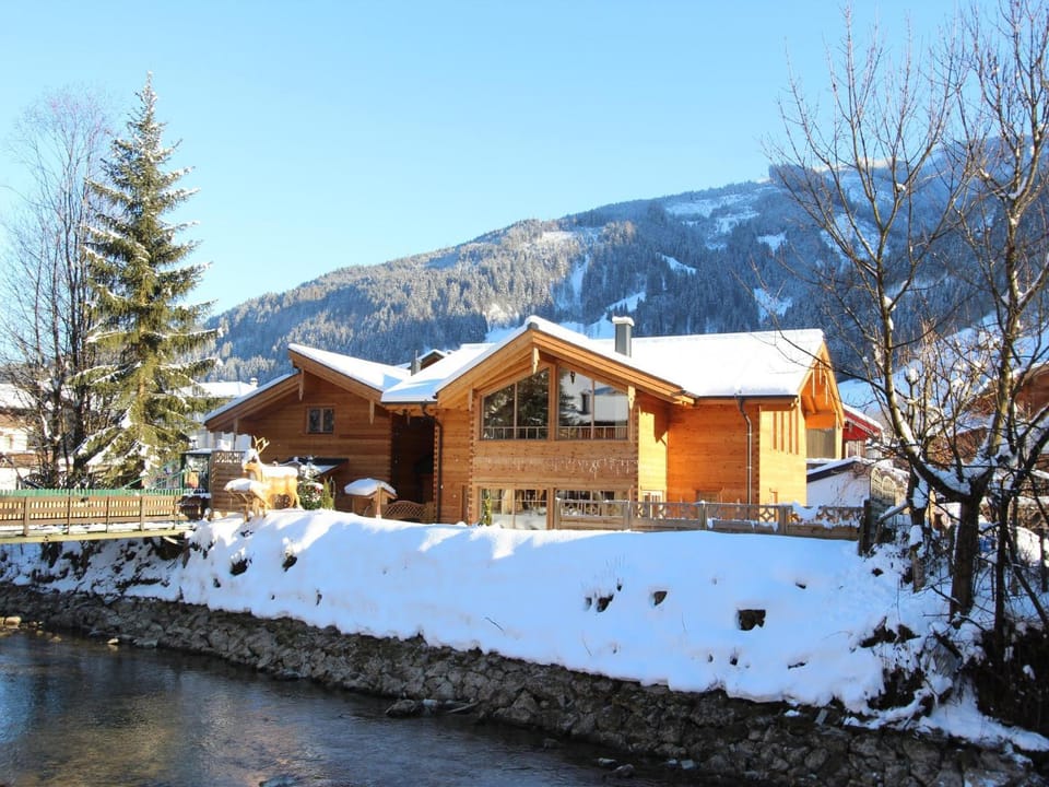 Property building, Winter