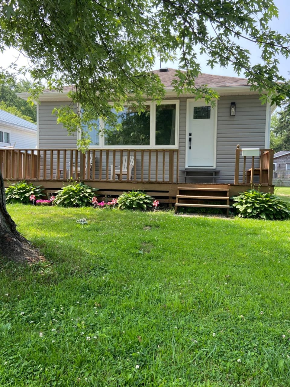 Property building, Spring, Day, Natural landscape, Garden, Garden view