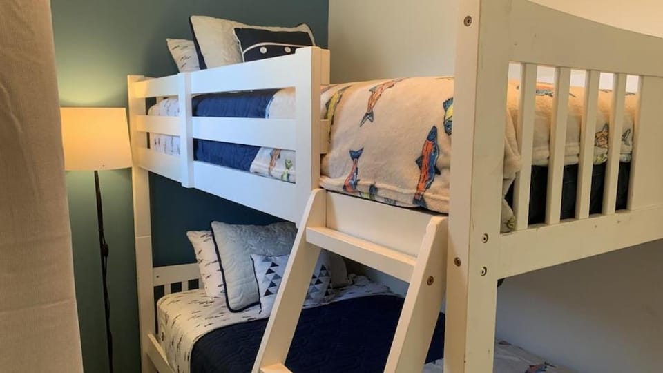 Bed, Bedroom, bunk bed