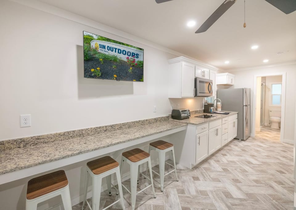 Kitchen or kitchenette, Dining area, pet friendly, stove