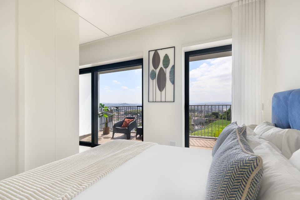 Bed, View (from property/room), Balcony/Terrace, Photo of the whole room, Bedroom, flat iron, wardrobe