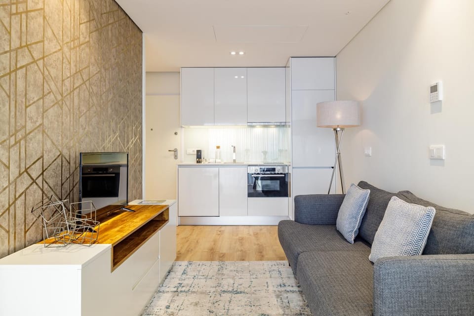 TV and multimedia, Coffee/tea facilities, Kitchen or kitchenette, Living room, dishwasher, oven, stove, toaster, air conditioner