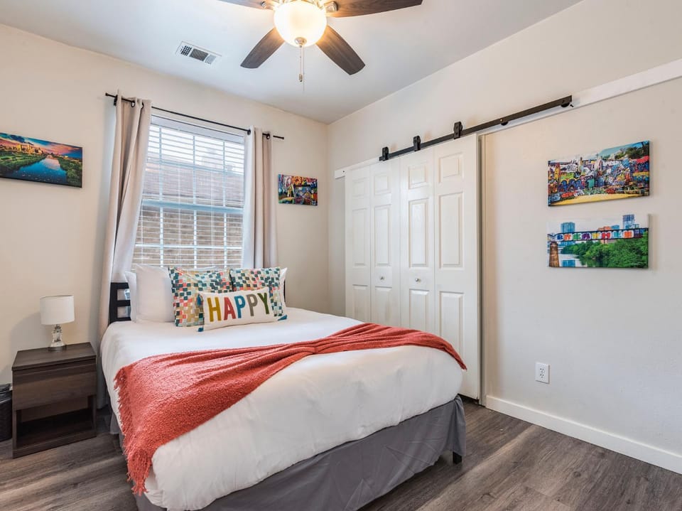 Urban Oasis North ATX , 5BR 2BA,Heated Pool Villa in Pflugerville