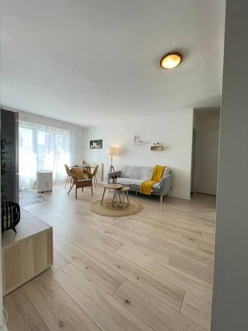 APPARTEMENT COSY Balcon à 30min de PARIS Apartment in Pontoise