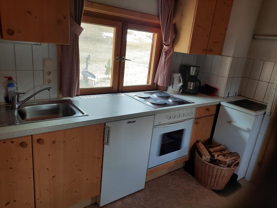 Coffee/tea facilities, Kitchen or kitchenette, Kitchen or kitchenette, pet friendly, stove