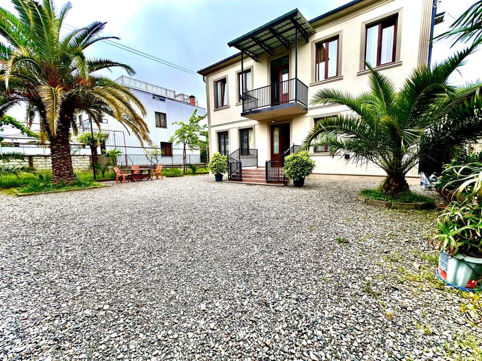 Property building, Facade/entrance, Balcony/Terrace, Garden view, Inner courtyard view