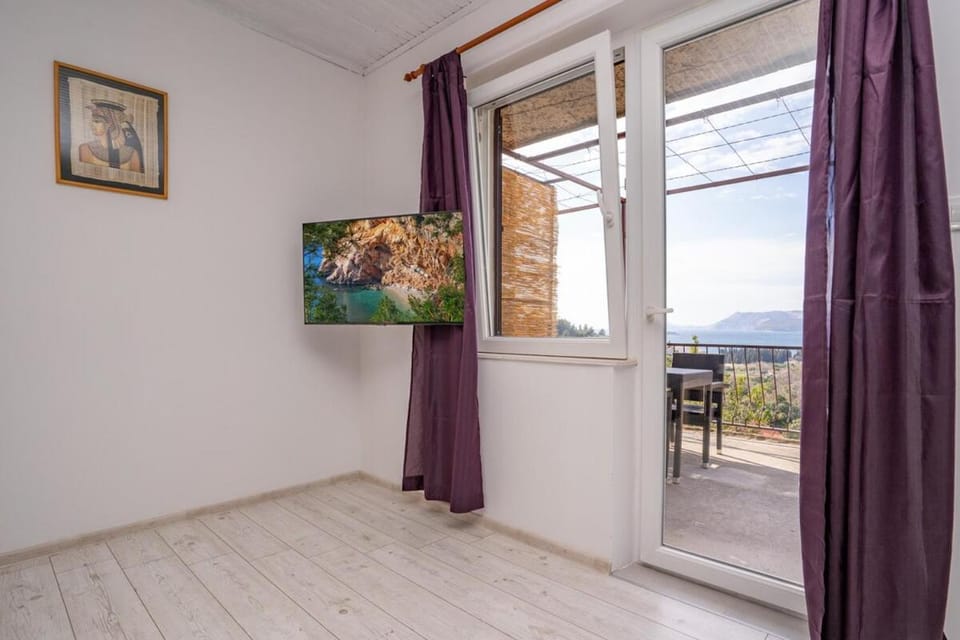 Natural landscape, TV and multimedia, View (from property/room), Balcony/Terrace, Mountain view